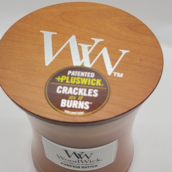 WoodWick Pumpkin butter scent candle - Picture 2 of 4